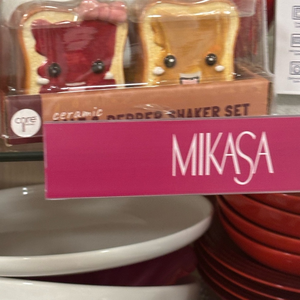 Meet your Posher, Cecilia